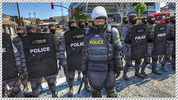 GTA 5 LSPDFR REAL LIFE COPS #7 - HUGE RIOT BREAKS OUTSIDE POLICE STATION