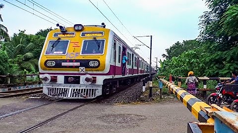 Modern ICF Medha EMU Trains Skipping Railgate | Trains at Level Crossing | HWH-KWAE Local | ER