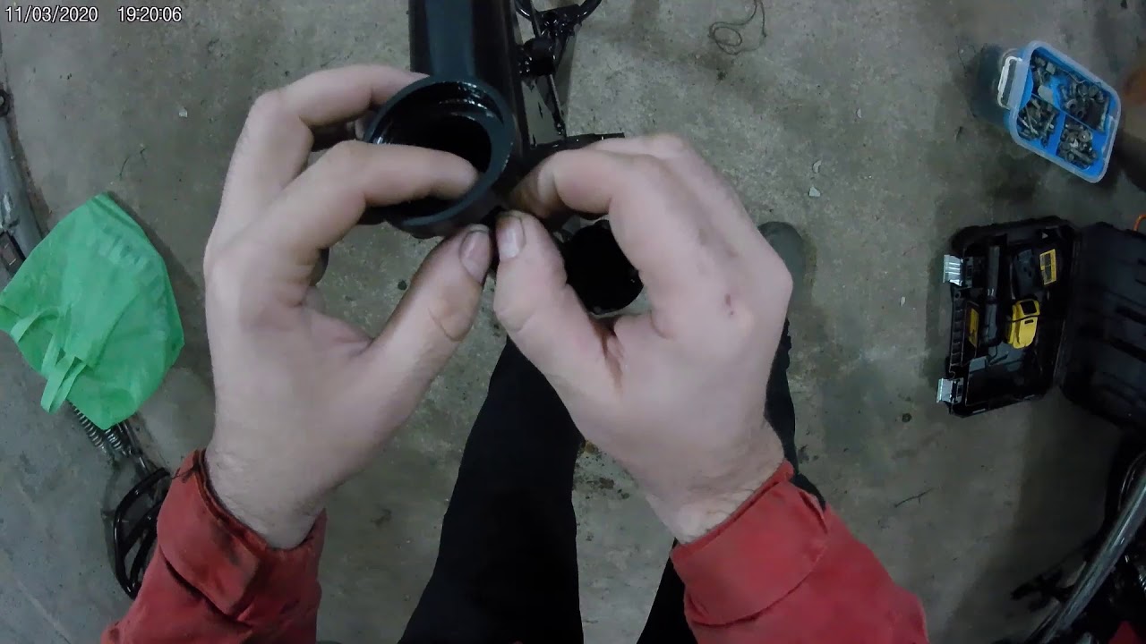 Как установить шильдик на раму мотоцикла