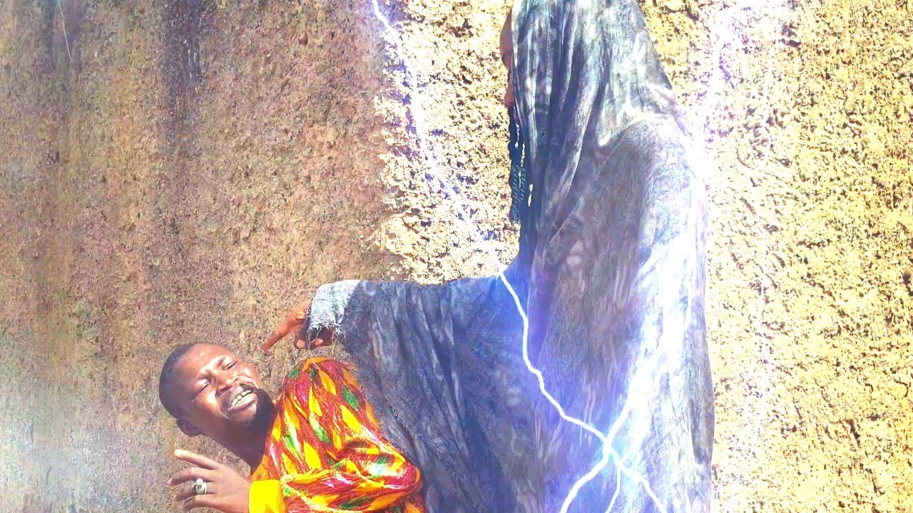 LES DRAGUEURS ET LA SORCIÈRE  (film fantastique malien Version bambara)