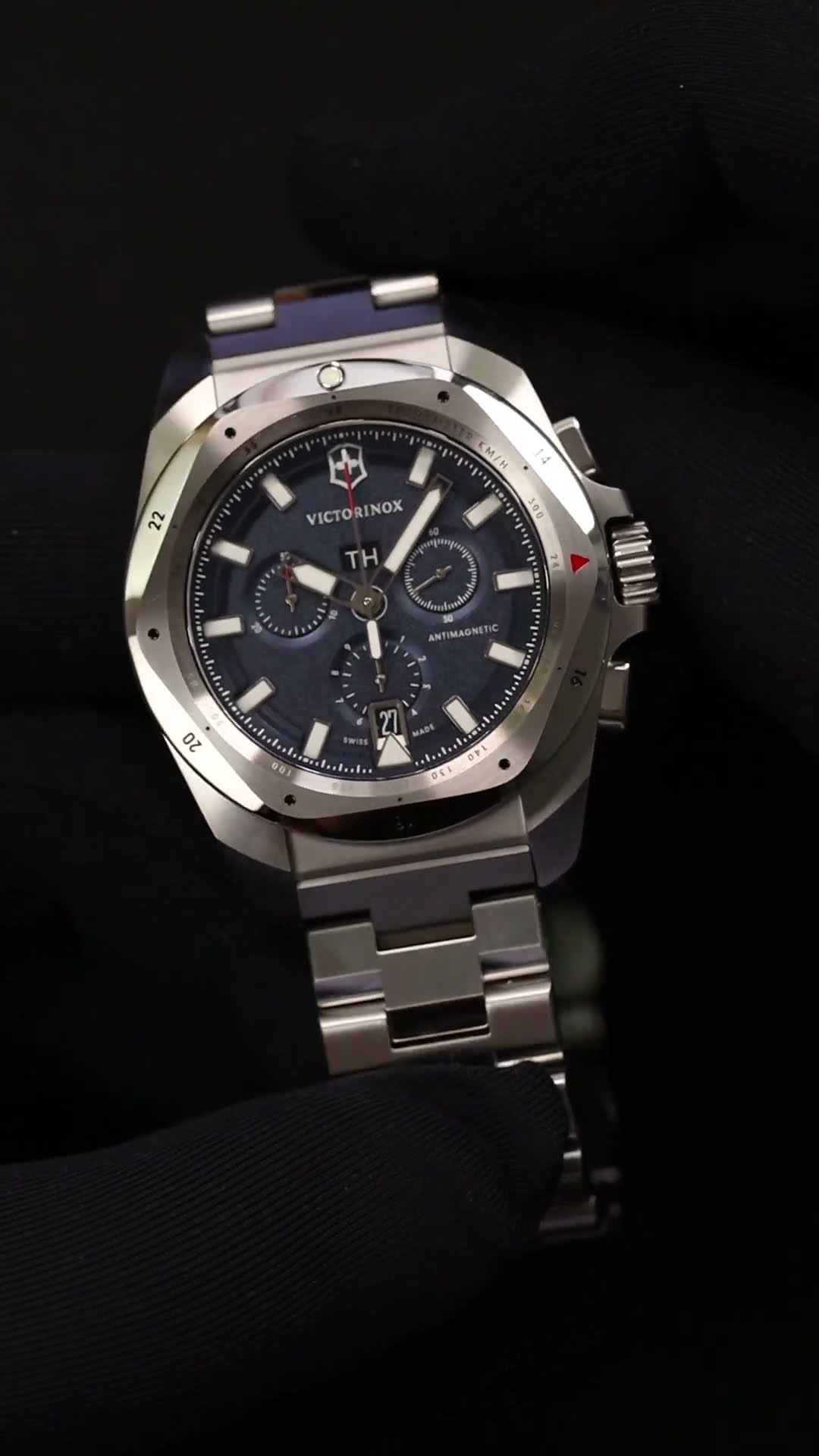 Victorinox I.N.O.X. 241985 - JJ Watchmaking - YouTube