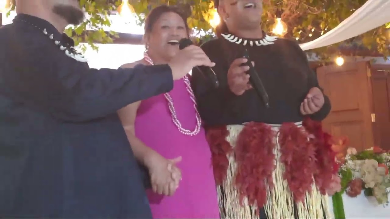 Adrian Tuitama Muaiava Family sing 