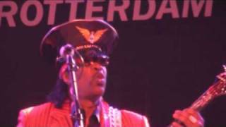 Bootsy's on the Mothership and gives up the Funk chords