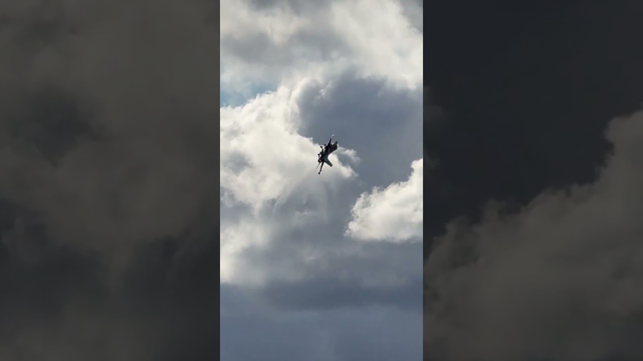 🔥 FINAL FLIGHT: Danish F-16 “Dannebrog” STUNS RIAT 2025 | Farewell to a Legend 🇩🇰✈️