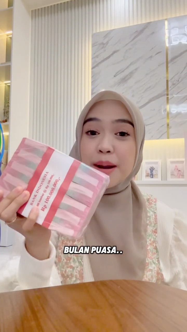 Wow!! Pake uang PRIBADI AKU!!