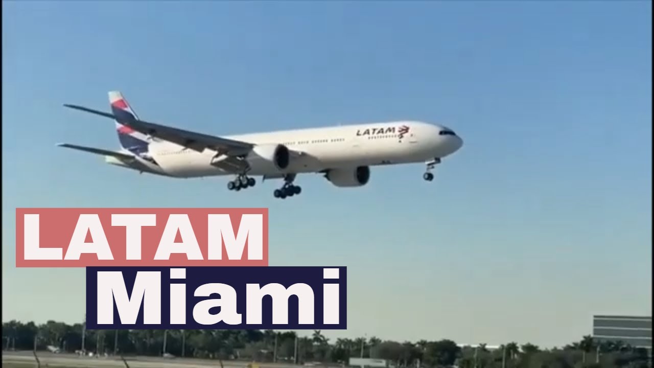 Latam Airlines Brasil PT-MUH Boeing 777-3EW landing at Miami International Airport - Plane Spotting