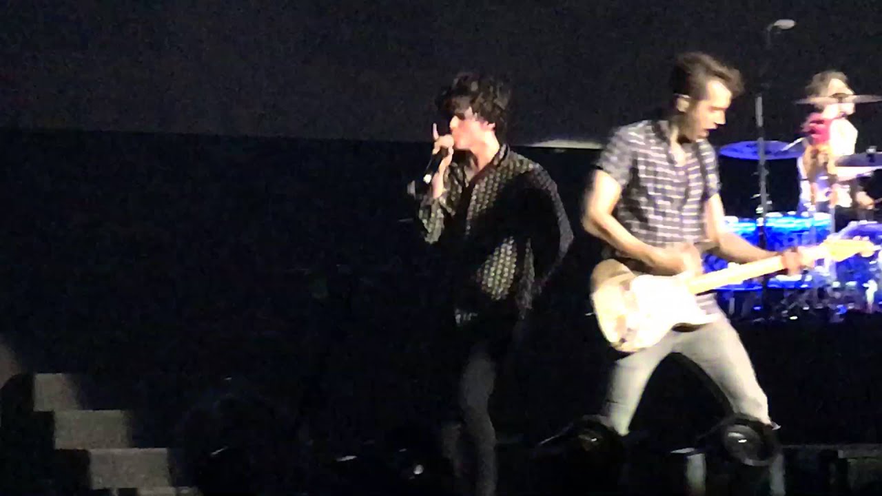THE VAMPS MEDLEY AT #3LOGYINMANILA