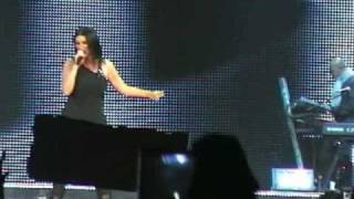 Laura Pausini ascolta il tuo cuore live 2009
