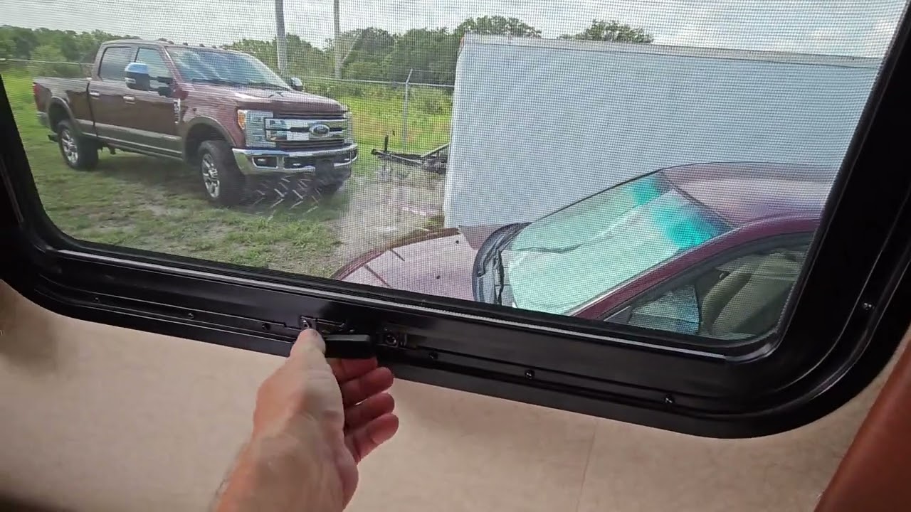 Walk through inside Lance 1475