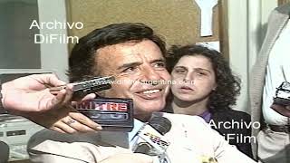 Carlos Menem en rueda de prensa con los periodistas de Casa de Gobierno 1993