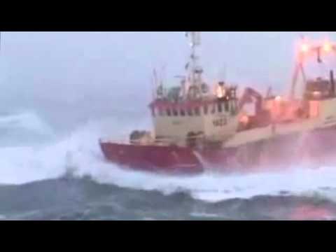 Video: Fiskaren Hängde I Havet I Tre Månader På En Båt - Alternativ Vy