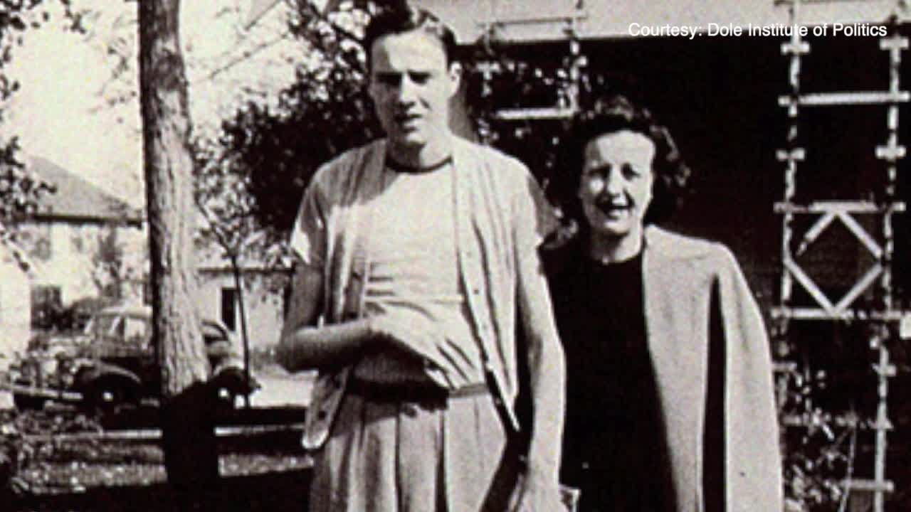 Senator Bob Dole dies at the age of 98