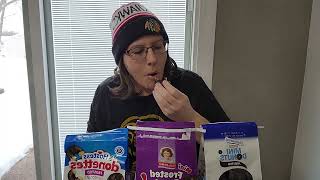 Donut Battle. Taste Test. Hostess vs Little Debbie vs Entenmann's Chocolate frosted donuts #donuts 