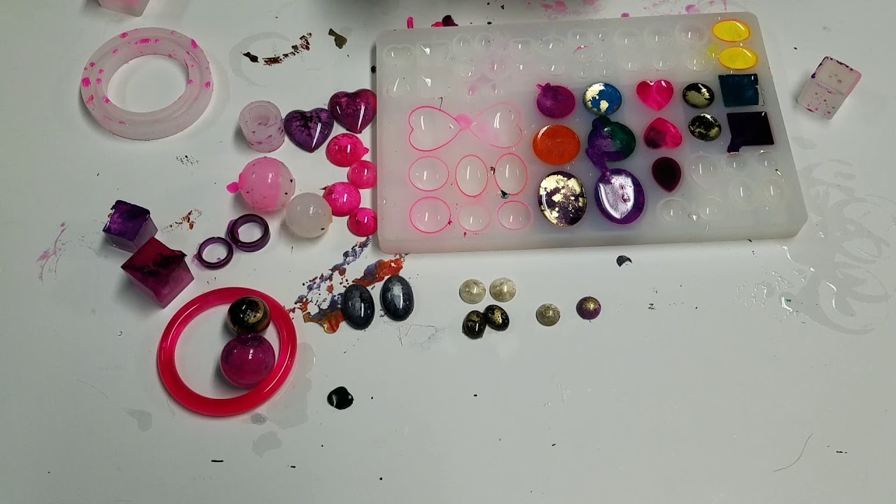 Resin and Alcohol Ink Jewelry Molds Demolding! YouTube