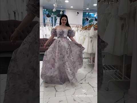 Вечернее платье на выпускной с красивым цветочным принтом #вечерниеплатья #вечерниеплатьяворонеж