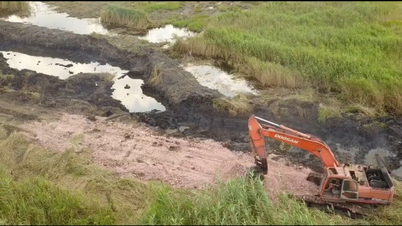 ЧИСТКА РУСЛА РЕКИ... - YouTube