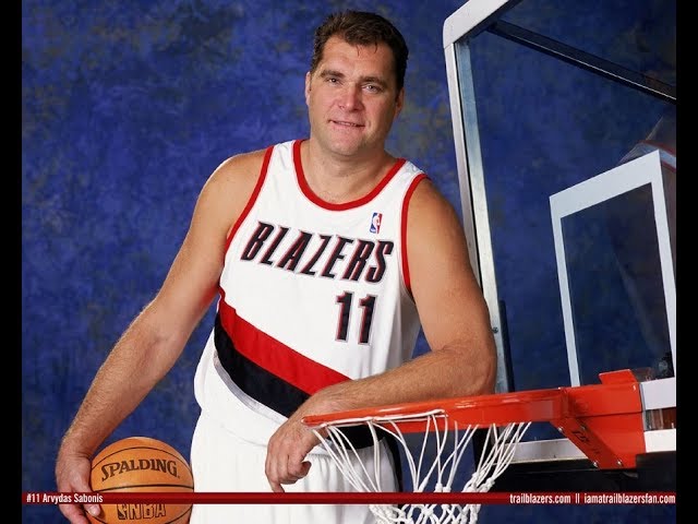 Throwback: Arvydas Sabonis' Near Perfect Game (32 PTS, 92% FG%, 10 REBS, 6  BLKS) 