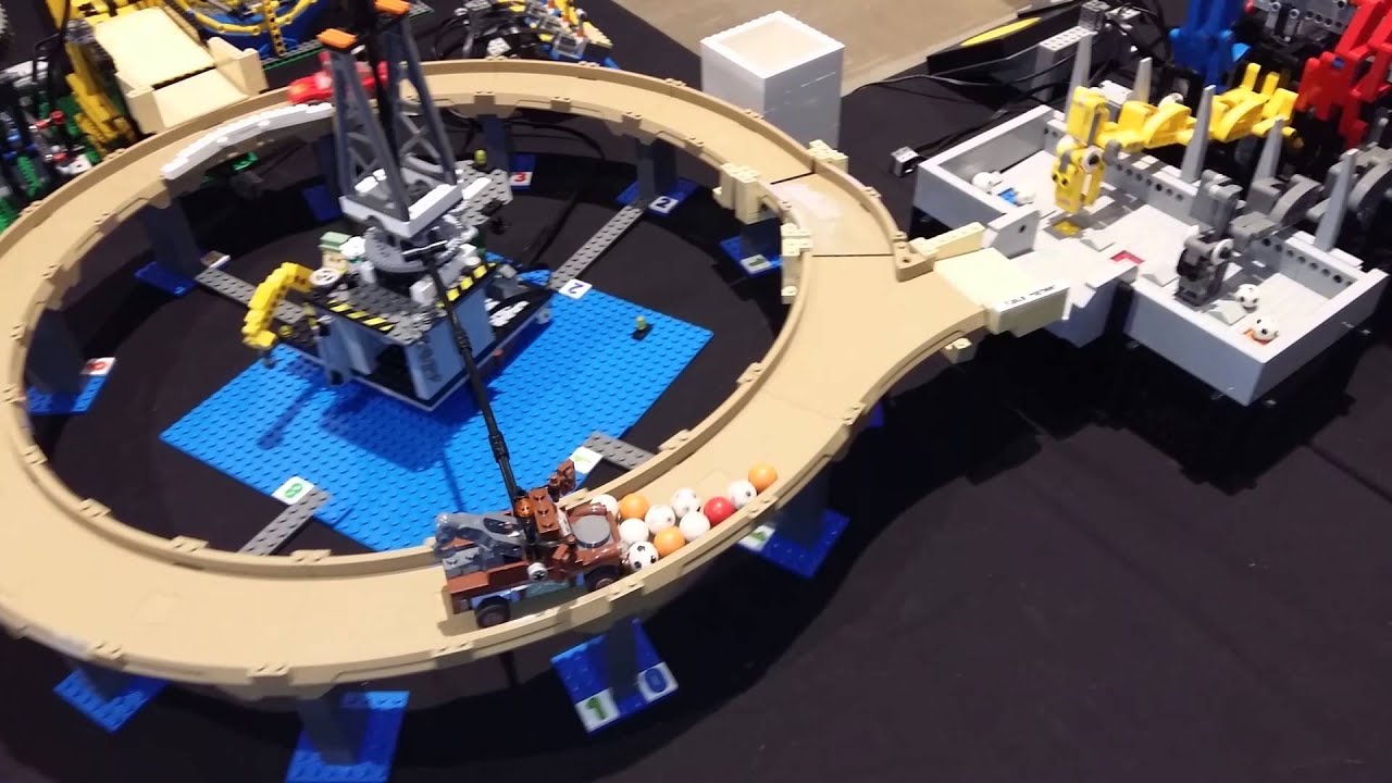 hørbar Retfærdighed svimmel GBC circuit at LEGO World 2016 in Bella Center in Copenhagen Denmark -  YouTube