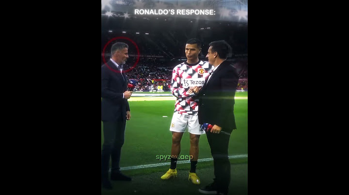 Ronaldo ignores Jamie Carragher