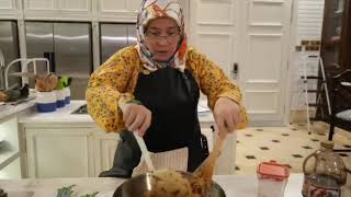 Raja Permaisuri Agong memasak nasi goreng