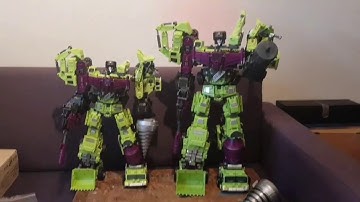 Jinbao Defermation (Devastator) Upgrade  / Add-on kit & Generation Toy Gravity Builder comparison