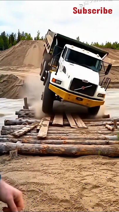 Truk Oleng Dump Truck Muat Pasir Jatuh di Jembatan Rapuh !! #trukoleng #dumptruck #truck