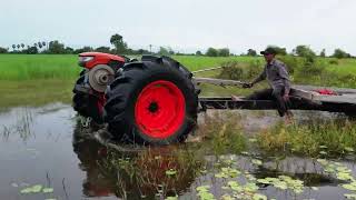 Drive a Kubota ZT 180 to play in the water, Farmer tractor Kubota