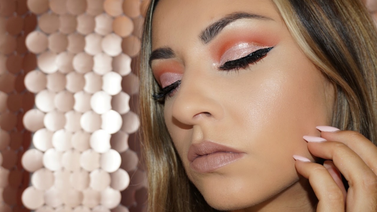 KYLIE COSMETICS ROYAL PEACH PALETTE CUT CREASE MAKEUP COLLAB W