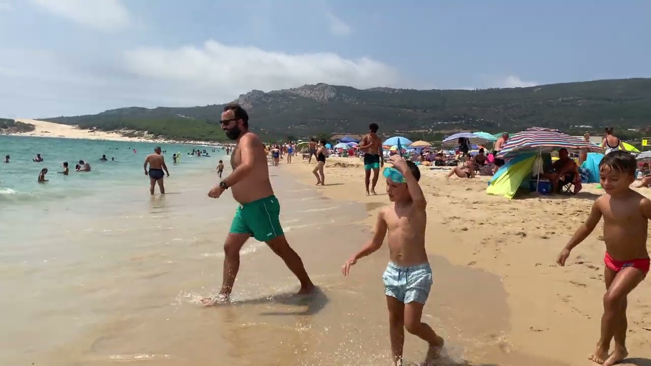 Paseando por la playa de Bolonia