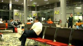 Waiting At Gate Area For Singapore Airlines Sq221, Singapore To Sydney Lower Quality