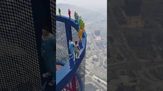 Superhéroes cruzan el océano en moto! 🌊 Carrera Épica en el Puente de Spider-Man | GTA 5”