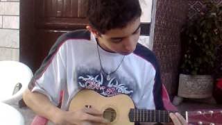 Video thumbnail of "Un artista tocando el último mohicano con una mierda de guitarra."