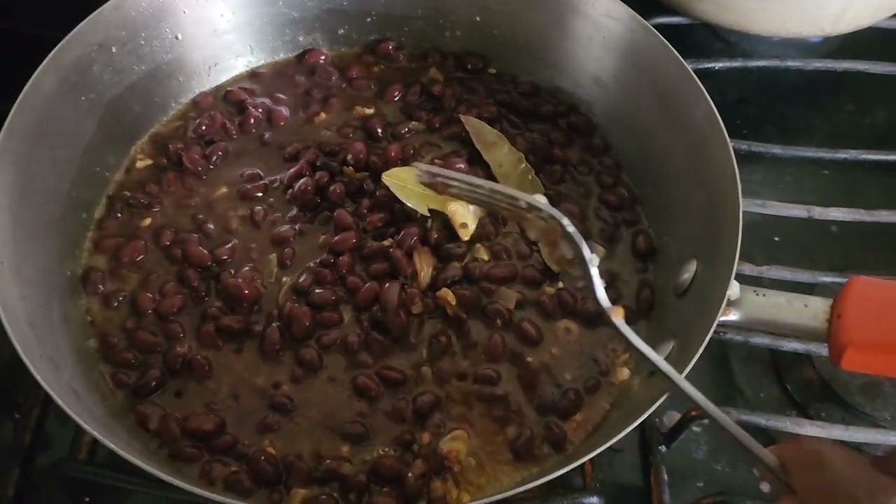 Черные бобы и рис