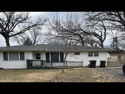 3011 Charlotte Avenue, McHenry, IL home video tour