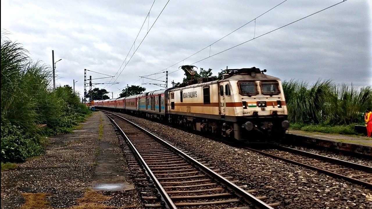 Eastern Railway Toofan Called 12304 Poorva Express at full Speed 130kmph!!