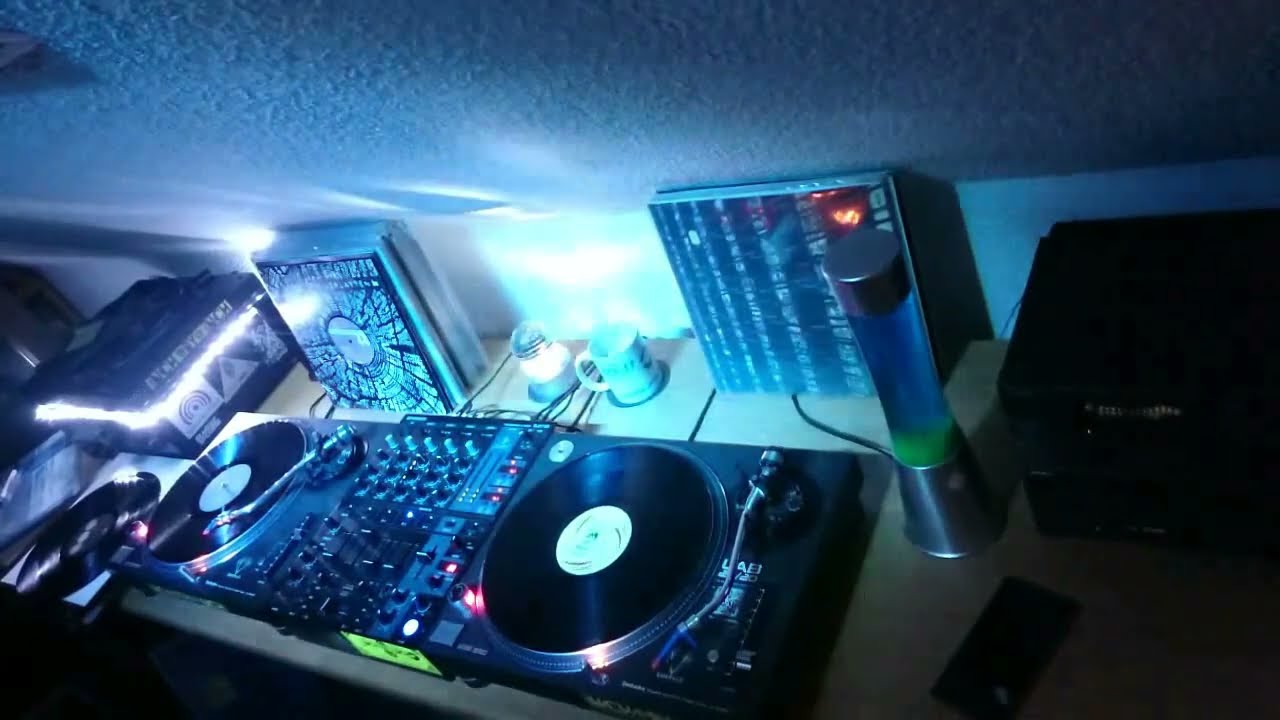 Underground Vinyl Techno Shortcut
