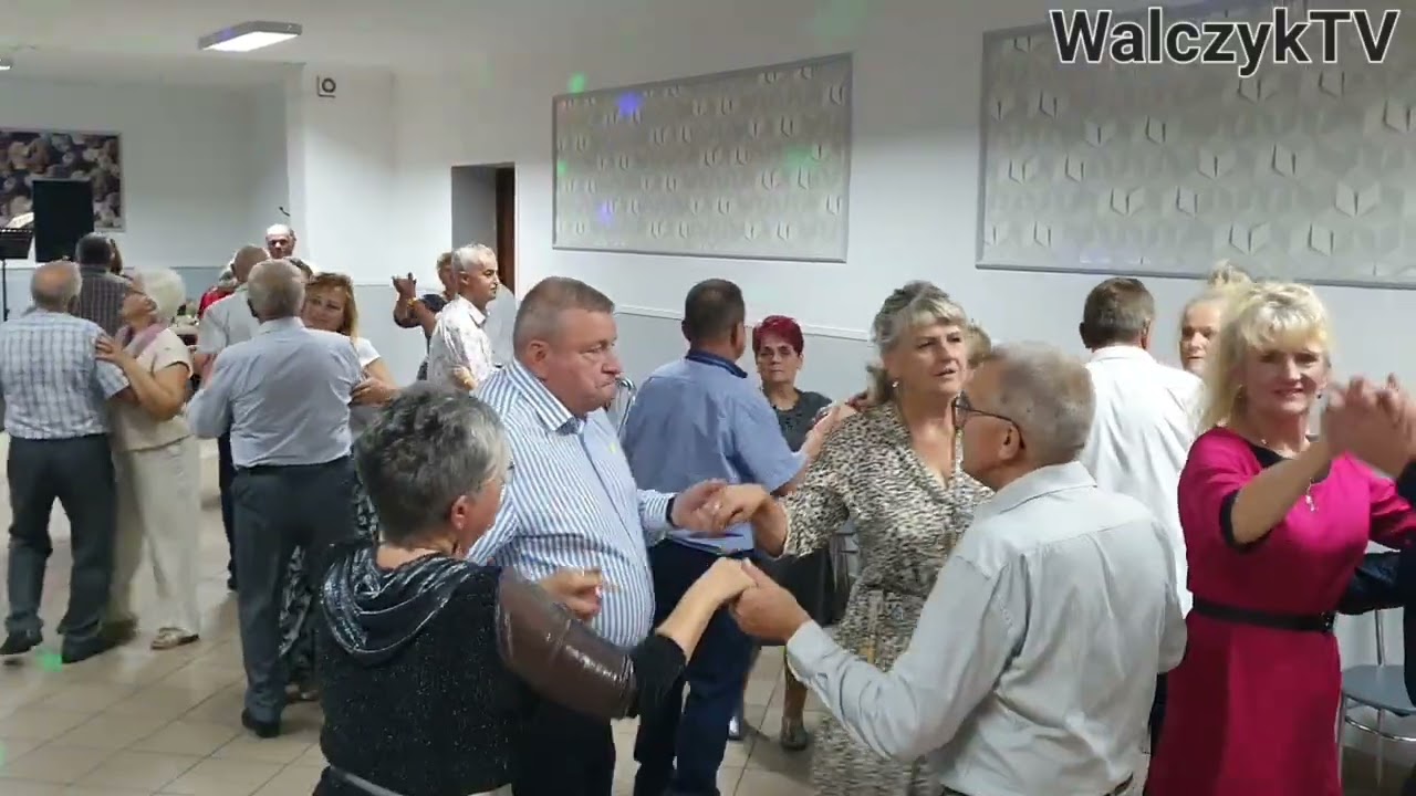 04 10 2025 WSPANIALE BAWI SIĘ WOLA SOLECKA z Kapelą Zbyszka Ciechowicza na potańcówce w Remizie OSP 