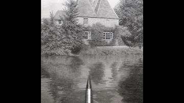 Drawing Reflections With Graphite