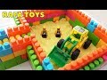 Membuat Kolam Pasir Dengan Lego, Bulldozer dan Truk Mainan