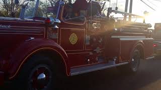 1949 Mack Series L fire truck