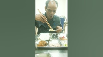 Bữa cơm đời công nhân