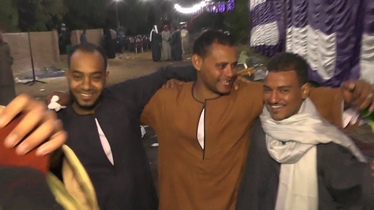 شاهد قمة الصفا فى الناس اغنيةزلموكا فى البنزينه(فهد عبدالعزيز)