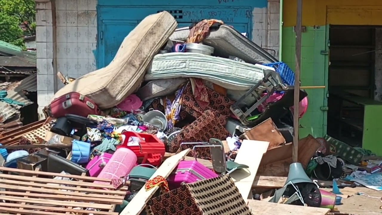 ⁣Breaking Tension: Court Eviction Chaos Unfolds in Red Light, Monrovia Liberia
