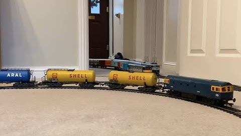 Lima O Gauge 1:45 - BR Class 33 With Mixed Traffic