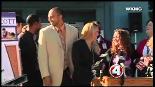Rick Scott pushing for teacher raises