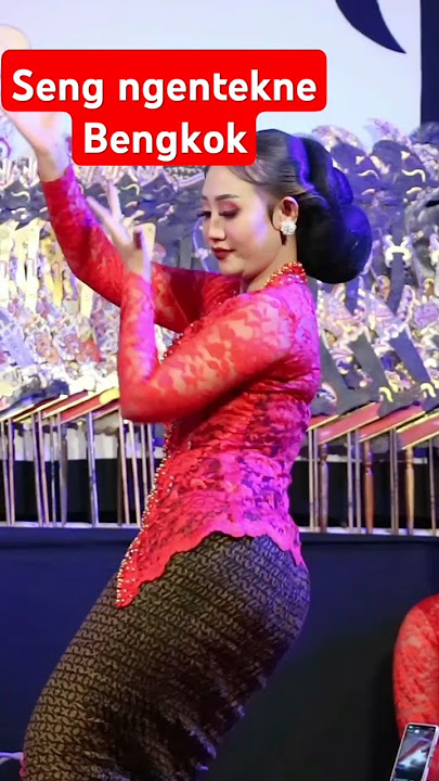 Sinden cantik Mbah minto Darsono menunjukan keahliannya goyang ketipung #wayangkulit