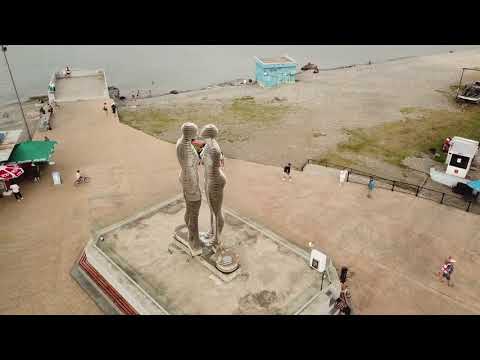 Статуя  Али и Нино 360 */ Ali and Nino a statue in city of Batumi/ალი და ნინოს ქანდაკება ბათუმში