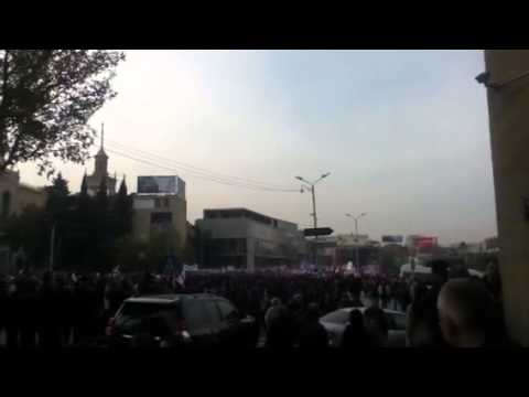 არა ანექსიას - აქციის მონაწილეების მსვლელობა რუსთაველზე