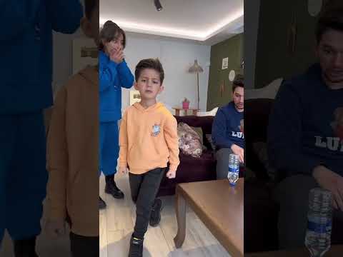 Video: Vad menar pojken?
