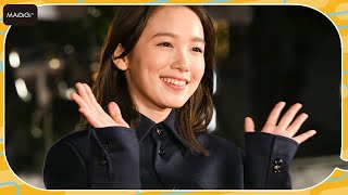 ＜東京国際映画祭＞飯豊まりえ、美スタイル際立つパープルシャツ＆パンツのセットアップ姿　レッドカーペットで大人の魅力